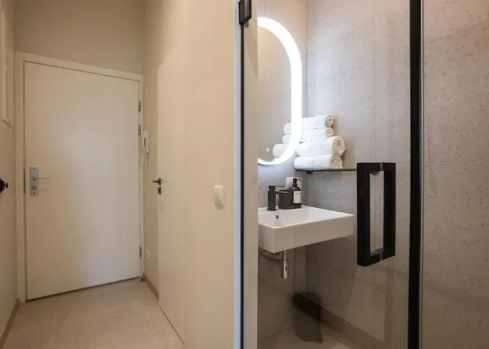 Stylish With Queen-size Bed Self Check-in * Wenen