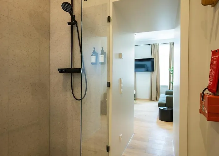 Stylish With Queen-size Bed Self Check-in *