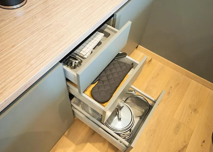 Appartement Stylish With Queen-size Bed Self Check-in Wenen