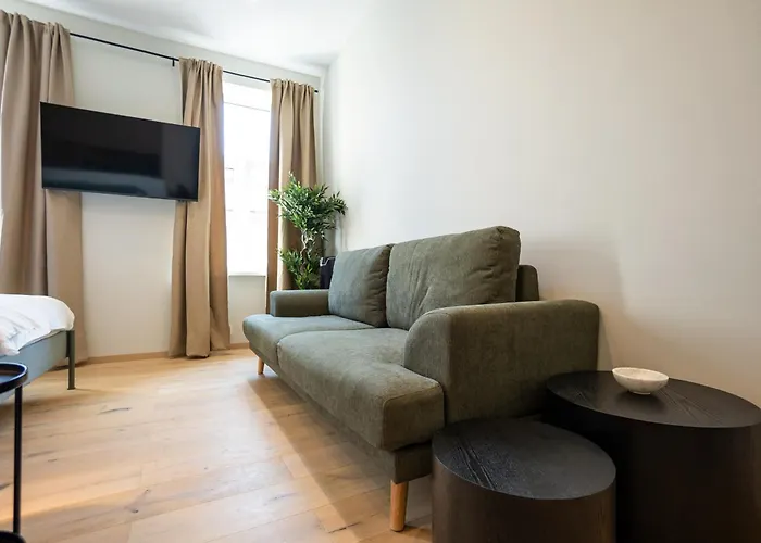 Stylish With Queen-size Bed Self Check-in *