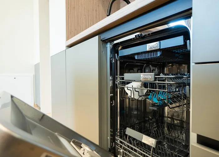 Stylish With Queen-size Bed Self Check-in