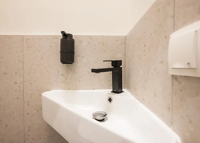 Stylish With Queen-size Bed Self Check-in Апартаменты Вена